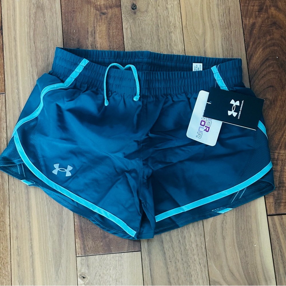 Under Armour Girls Athletic Shorts Size M